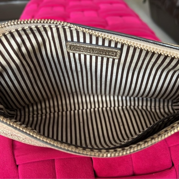 Henri Bendel Influencer 2-in-1 Crossbody Bag - Picture 8 of 16